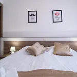 아파트 In With Balcony, Air Conditioning, Wifi, Washing Machine 로파르