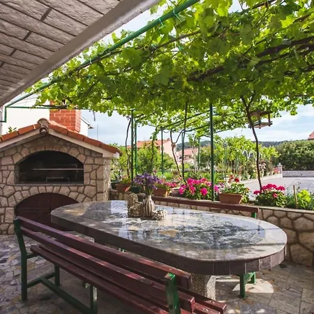 In With Balcony, Air Conditioning, Wifi, Washing Machine
