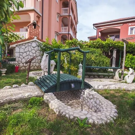 Apartamento In With Balcony, Air Conditioning, Wifi, Washing Machine