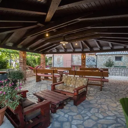 In With Balcony, Air Conditioning, Wifi, Washing Machine Lejlighed Lopar