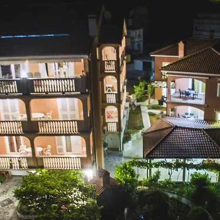 In With Balcony, Air Conditioning, Wifi, Washing Machine 아파트 *