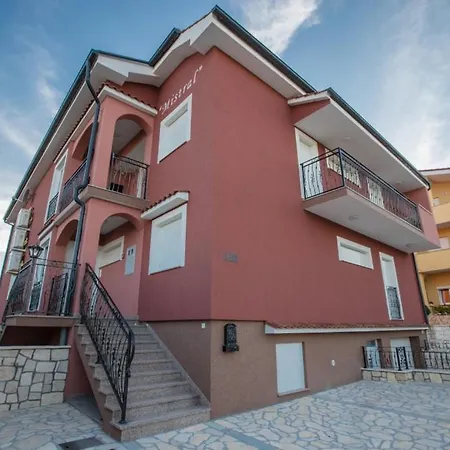 아파트 In With Balcony, Air Conditioning, Wifi, Washing Machine 로파르