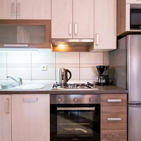 Appartamento In With Balcony, Air Conditioning, Wifi, Washing Machine Lopar