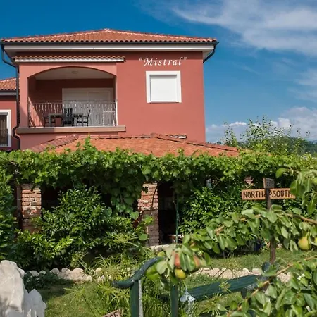 Appartamento In With Balcony, Air Conditioning, Wifi, Washing Machine *