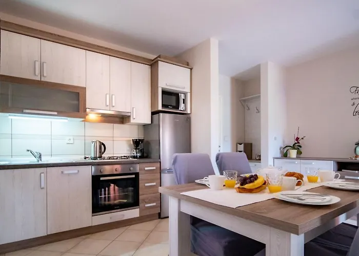 아파트 In With Balcony, Air Conditioning, Wifi, Washing Machine 로파르