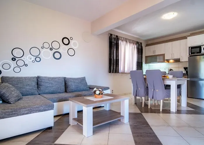 In With Balcony, Air Conditioning, Wifi, Washing Machine 로파르