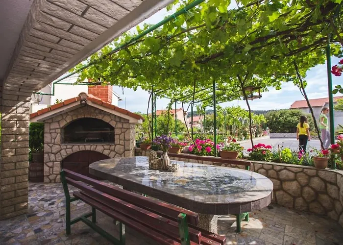 In With Balcony, Air Conditioning, Wifi, Washing Machine