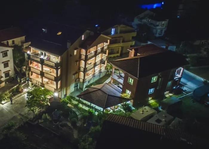 In With Balcony, Air Conditioning, Wifi, Washing Machine 아파트