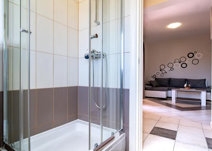In With Balcony, Air Conditioning, Wifi, Washing Machine *
