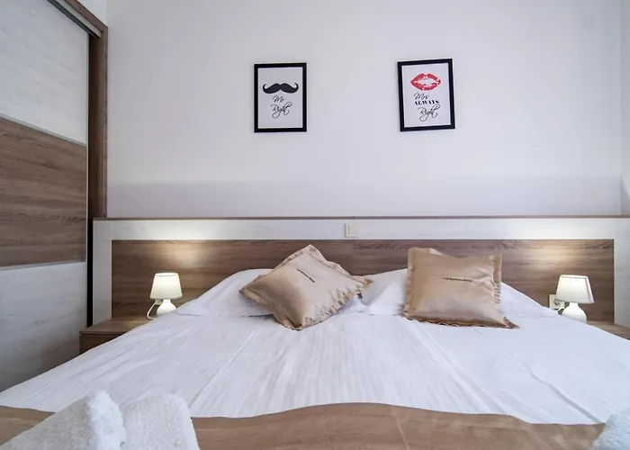 아파트 In With Balcony, Air Conditioning, Wifi, Washing Machine 로파르