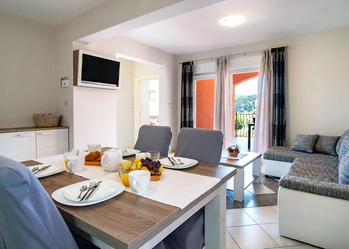 In With Balcony, Air Conditioning, Wifi, Washing Machine 아파트